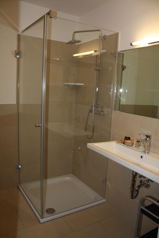 וויסנקירשן אין דר וואכאו Donauwirt - Hotel Garni מראה חיצוני תמונה